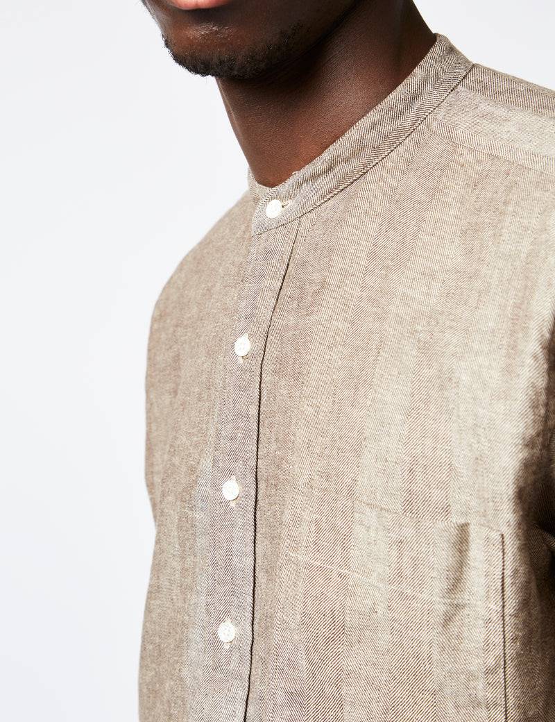 Beams Plus Band Collar Pullover Shirt - Brown I Article.