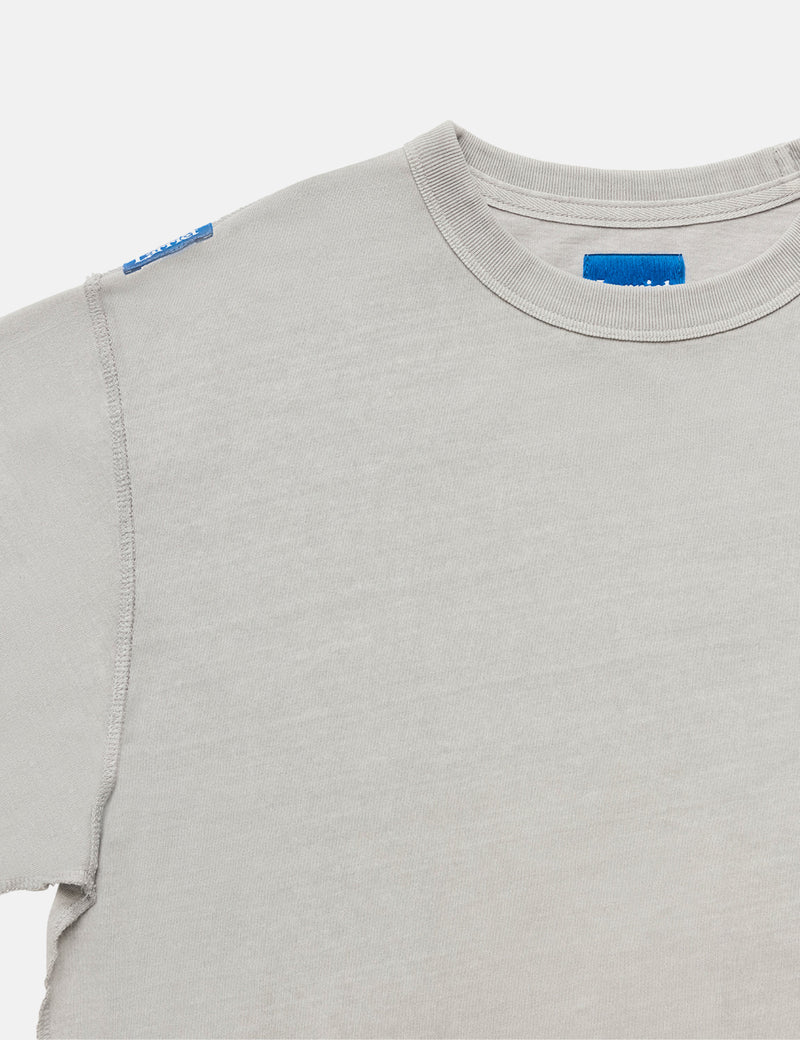 Larriet Blind T-Shirt - Grey