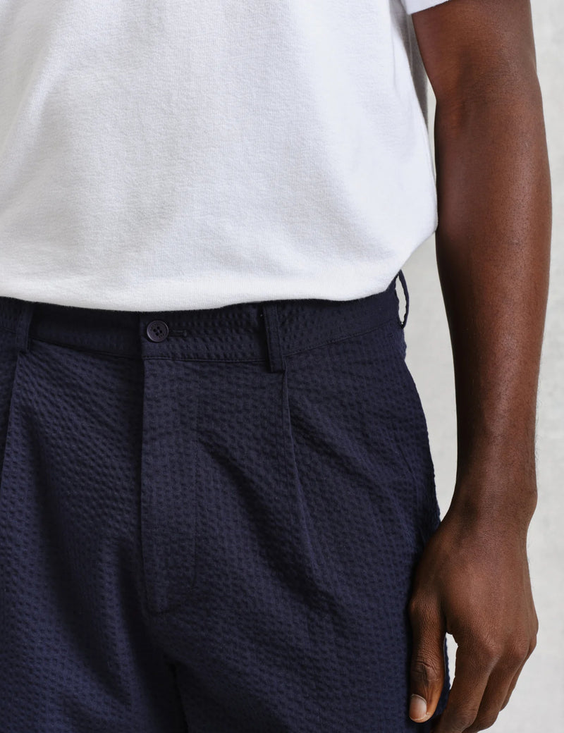 Wax London Linton Pleat Shorts (Seersucker) - Navy Blue