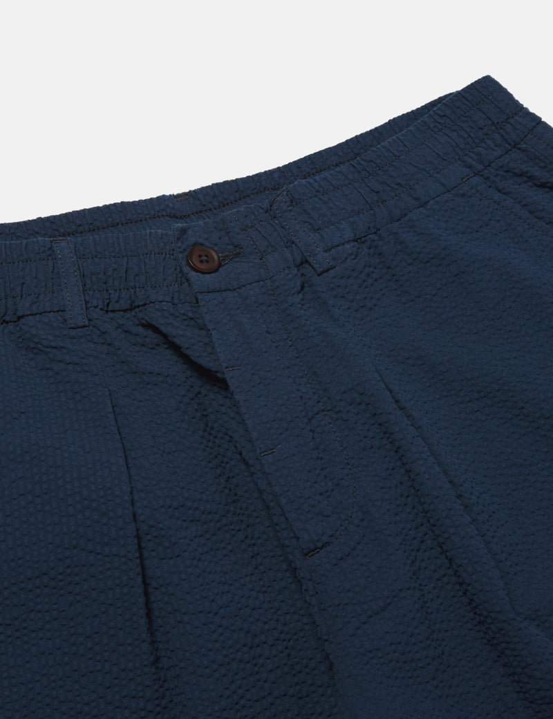 Universal Works Pantalon de Survêtement Plissé en Seersucker (Coupe Décontractée) - Bleu Marine