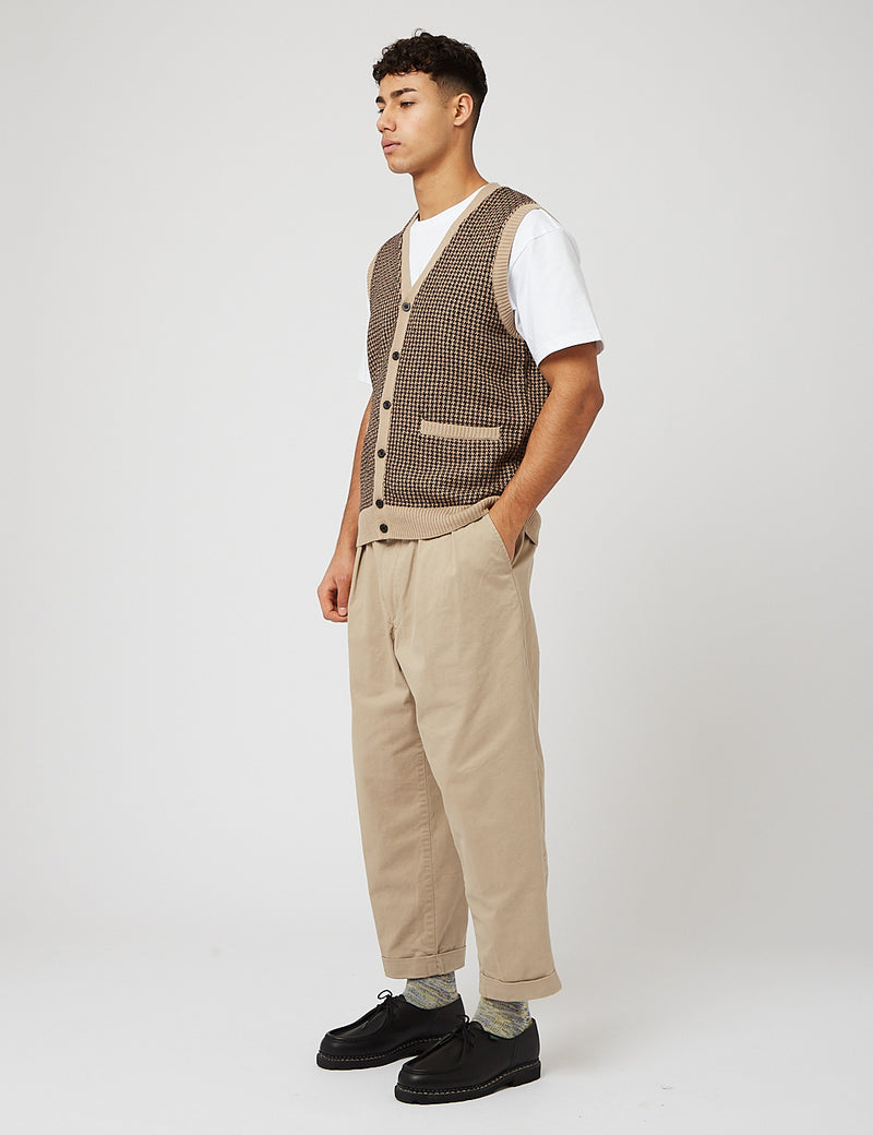 Uniform Khaki Venice Wash Herringbone Twill Full Saddle Larsen Pant - Buck  Mason- Modern American Classics