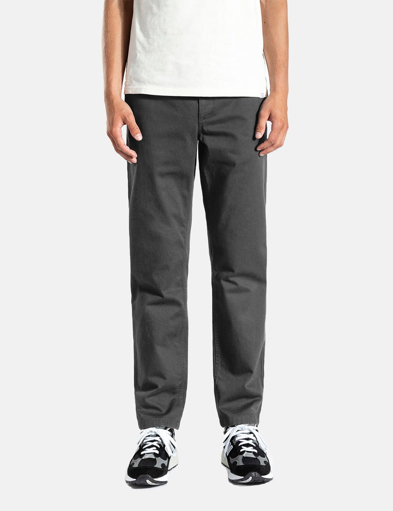 Norse Projects Aros Heavy Chino (Regular) - Gris Foncé