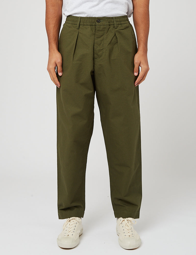 Pantalon de survêtement plissé Universal Works (Ripstop) - Vert olive