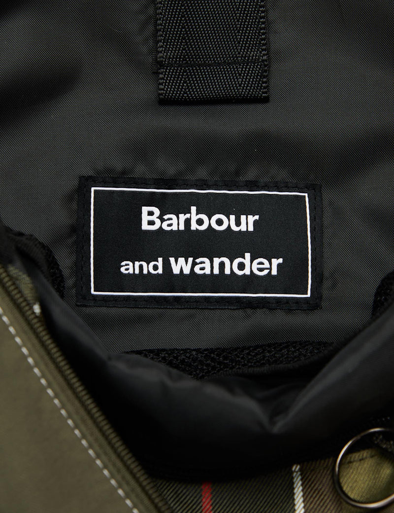 Barbour x And Wander バックパック - カーキ IArticle.